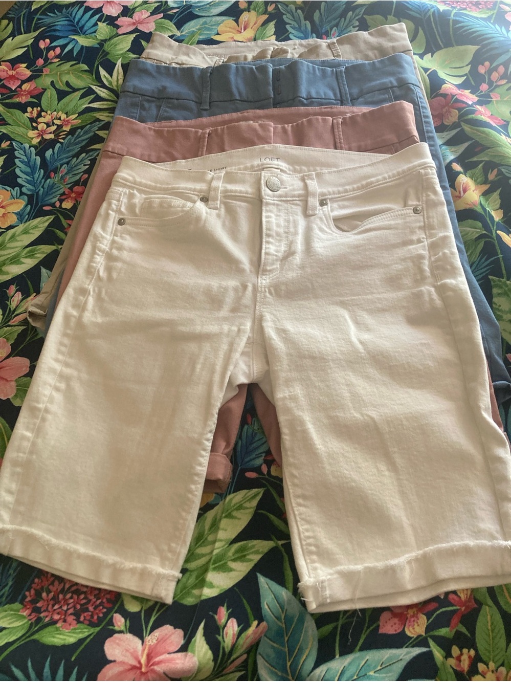 LOFT White ,Blue,Pink and Tan shorts (4) size 6